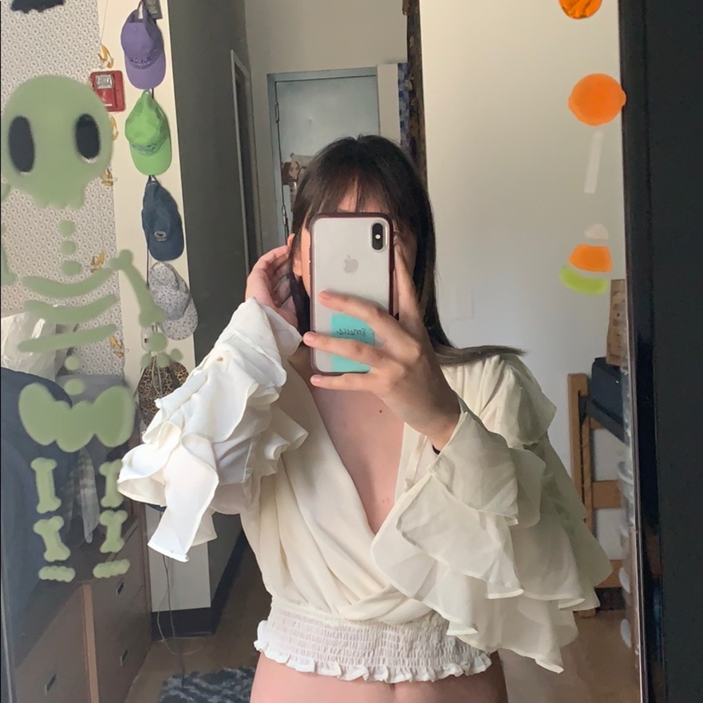 Off white, cropped, long sleeve v-neck blouse
